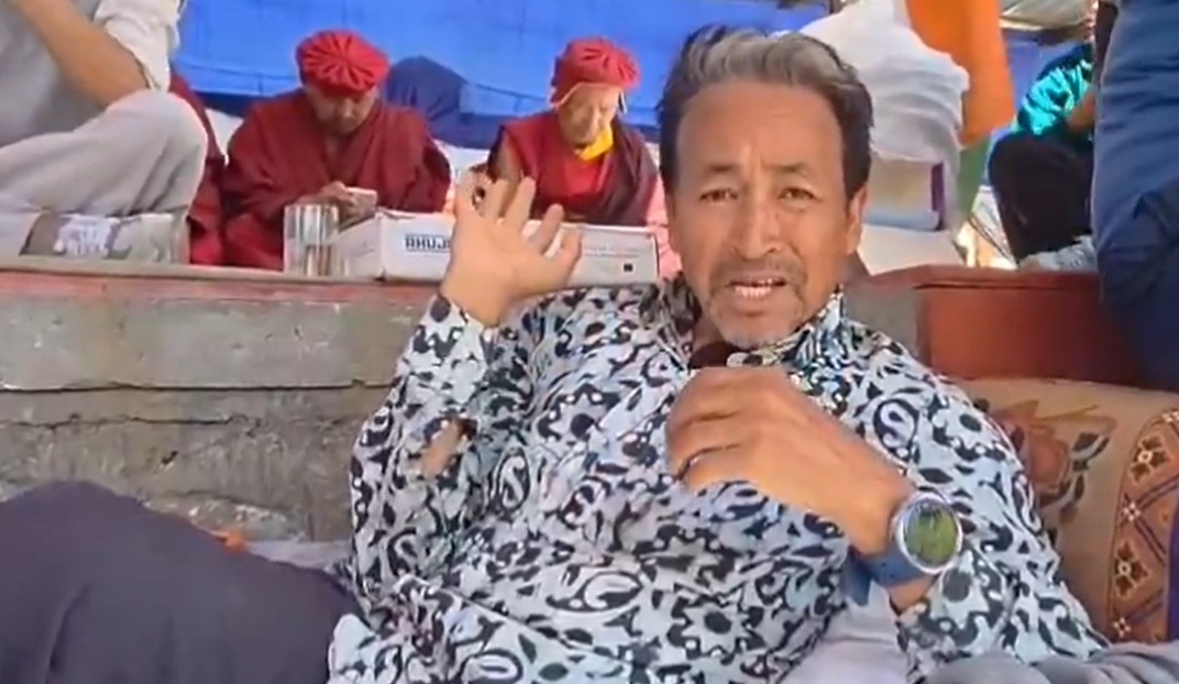 Sonam Wangchuk Calls Off Hunger Strike as Ladakh Protests Turn Violent