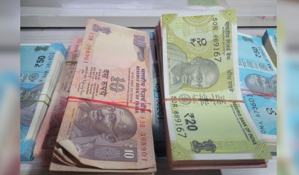 Shortage of Rs 10 and Rs 20 Notes Sparks Black-Market Trade: Citizens Seek Clear Distribution