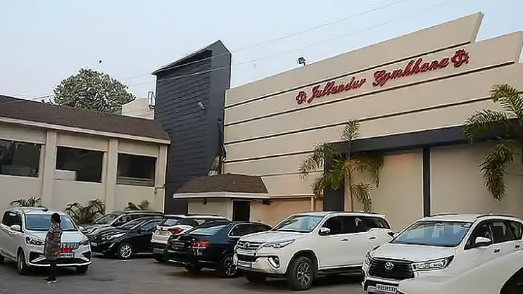 Race Heats Up at Jullundur Gymkhana Club Ahead of Key Elections